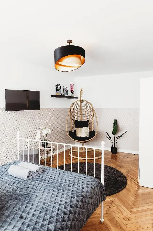 Clicktheflat Jasna Palace Of Culture Apart Rooms Warszawa Rum i privatbostad